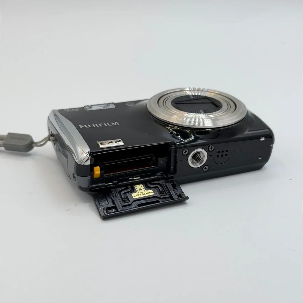 Fujifilm FinePix F72EXR Digital Camera Black 10x Optical Zoom Bundle SD Card